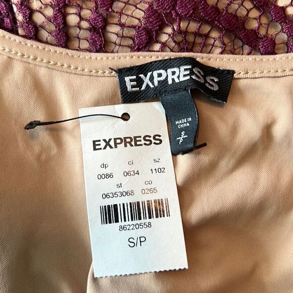 NWT! Express lined short sleeve lace tee. Size small - Picture 4 of 10